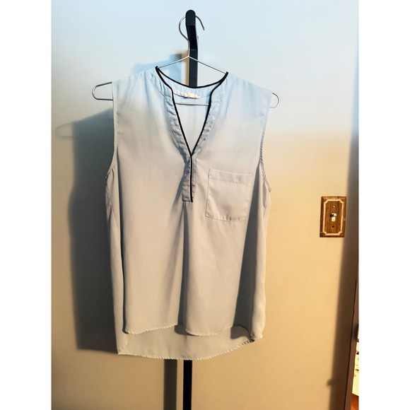 Love Tree Tops - Love Tree Light Blue Sleeveless V-Neck Blouse with Black Trim Size Medium